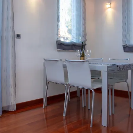 Olga Apartment *